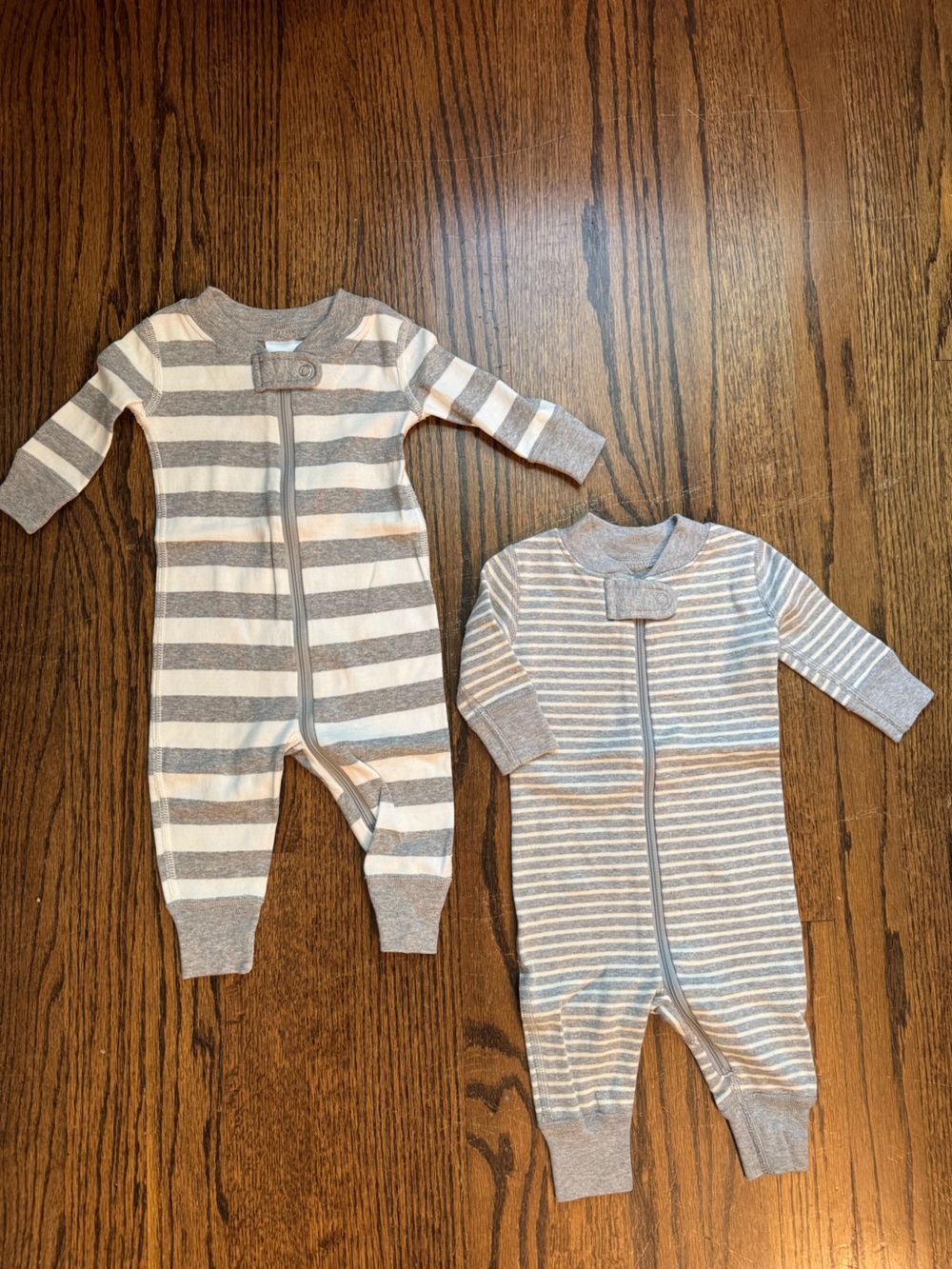 Hanna Andersson grey and white stripe pajamas (2pcs)